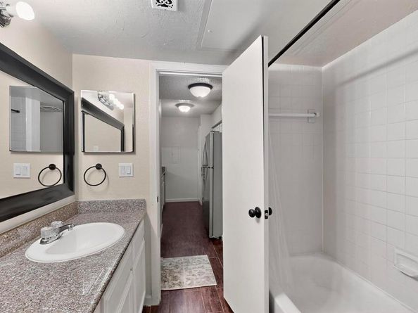 9611  Walnut Street  1105, Dallas Texas 75243
