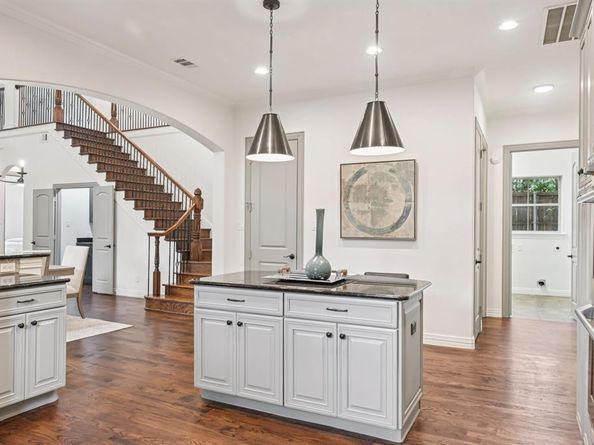 5035  Alcott Street , Dallas Texas 75206