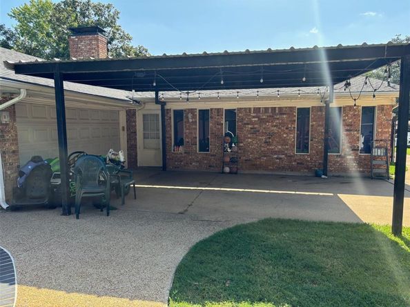 1013  Denmark Street , Grand Prairie Texas 75050