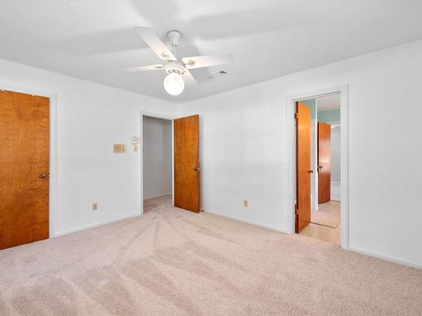 1101  Greenbriar Lane , Arlington Texas 76013
