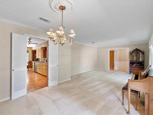 1101  Greenbriar Lane , Arlington Texas 76013