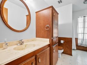 1101  Greenbriar Lane , Arlington Texas 76013