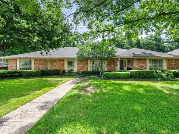 1101  Greenbriar Lane , Arlington Texas 76013