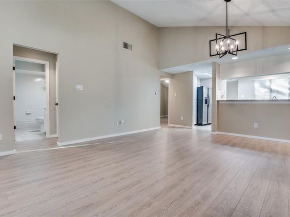1110  Cloudcrest Court , Arlington Texas 76017