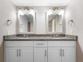 2101  Park Willow Lane  A, Arlington Texas 76011