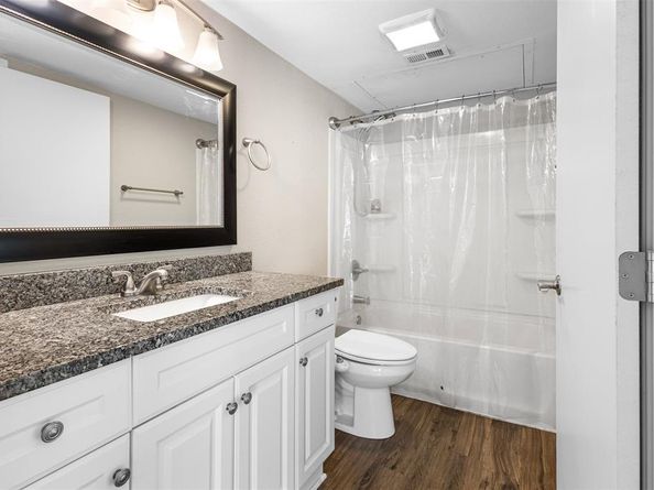 2101  Park Willow Lane  A, Arlington Texas 76011