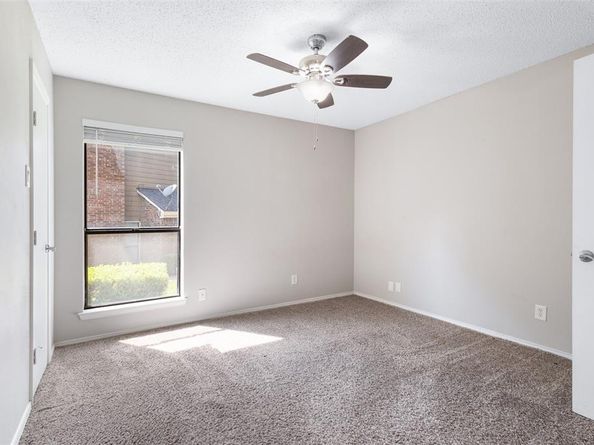 2101  Park Willow Lane  A, Arlington Texas 76011