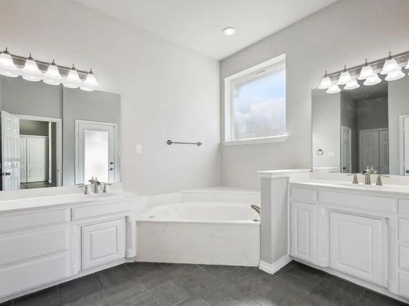 6116  Country Hill Court , Fort Worth Texas 76140