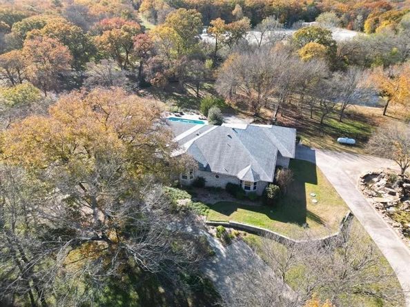 6116  Country Hill Court , Fort Worth Texas 76140