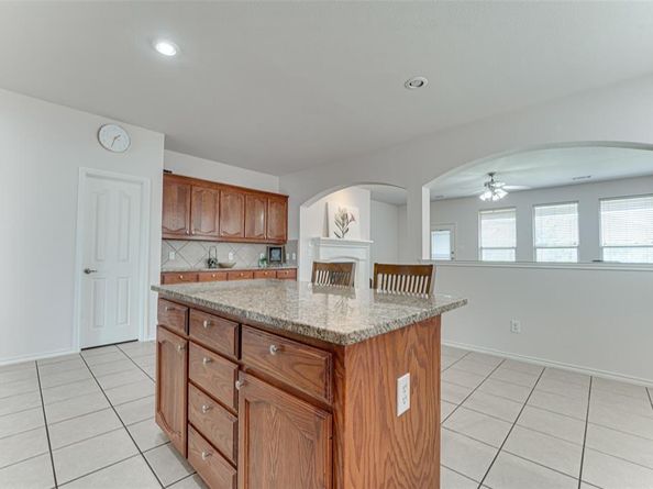 511  Poplar Vista Lane , Arlington Texas 76002
