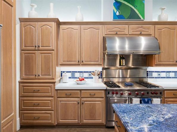 11407 W Ricks Circle , Dallas Texas 75230