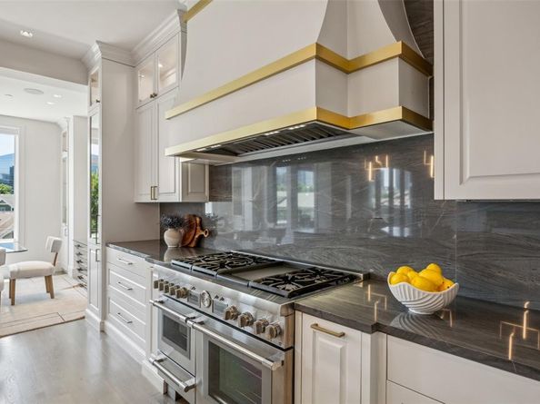 2210  Boll Street , Dallas Texas 75204