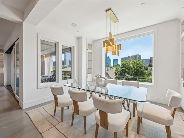 2210  Boll Street , Dallas Texas 75204