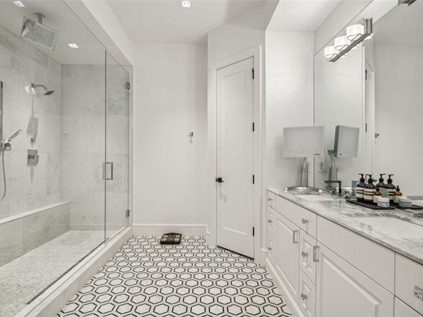2210  Boll Street , Dallas Texas 75204