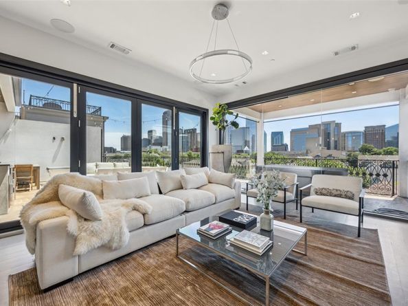 2210  Boll Street , Dallas Texas 75204