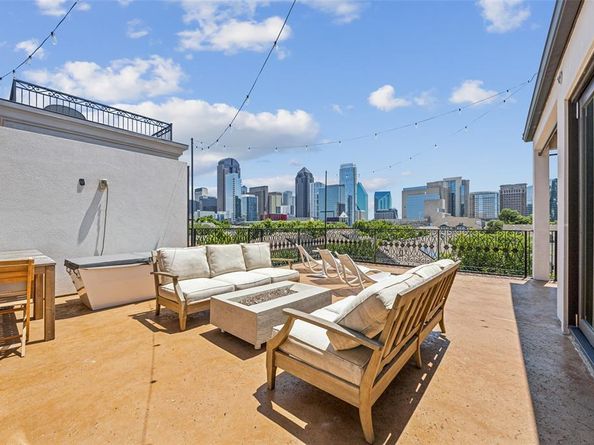 2210  Boll Street , Dallas Texas 75204