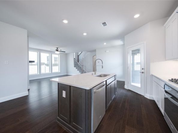 8929  Acorn Avenue , Justin Texas 76247
