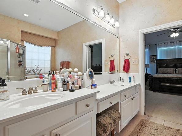 1717 E Branch Hollow Drive , Carrollton Texas 75007