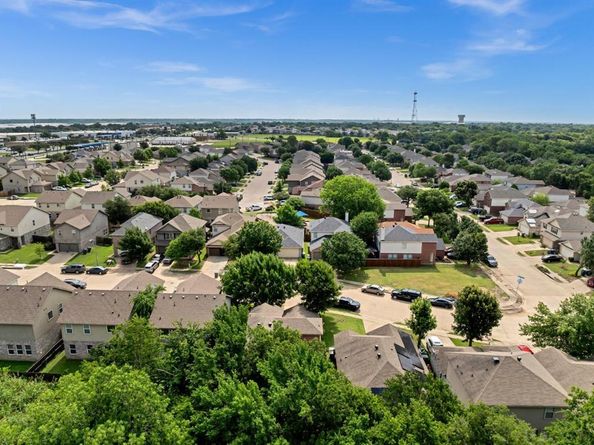 3521  Apple Valley Way , Dallas Texas 75227