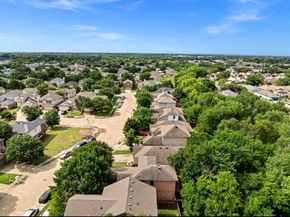 3521  Apple Valley Way , Dallas Texas 75227