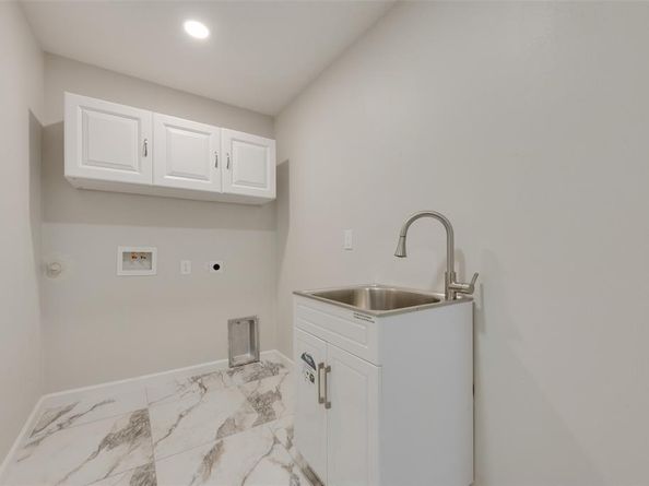 1614  Caddys Circle , Garland Texas 75043