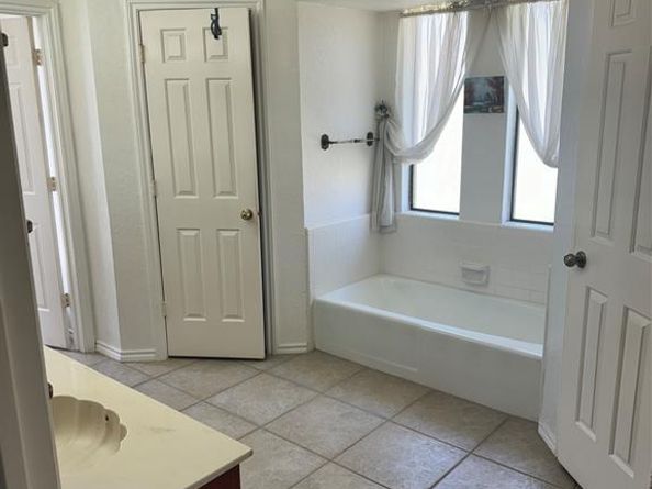 901  Freestone Court , Arlington Texas 76017