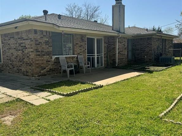 901  Freestone Court , Arlington Texas 76017