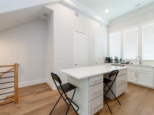 4094  Runyon Road , Addison Texas 75001