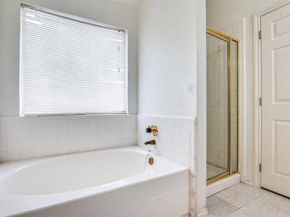 2839  Meadow Way Lane , Dallas Texas 75228