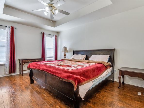 2839  Meadow Way Lane , Dallas Texas 75228