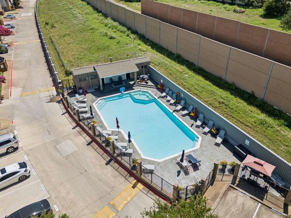 17490  Meandering Way  2503, Dallas Texas 75252