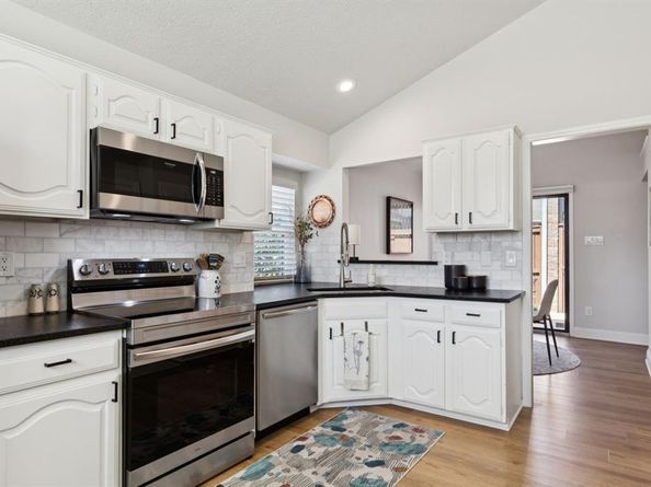 17490  Meandering Way  2503, Dallas Texas 75252