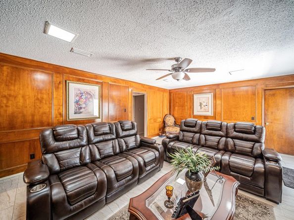 1127  Willow Creek Drive , Lancaster Texas 75146