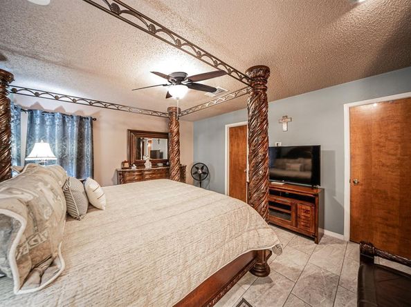1127  Willow Creek Drive , Lancaster Texas 75146