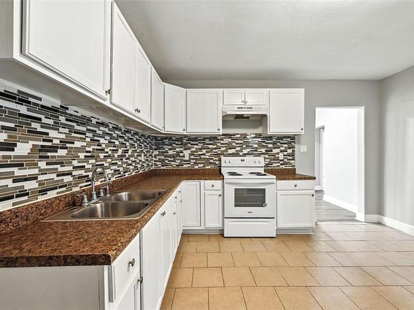 1917  Avenue B  , Fort Worth Texas 76104