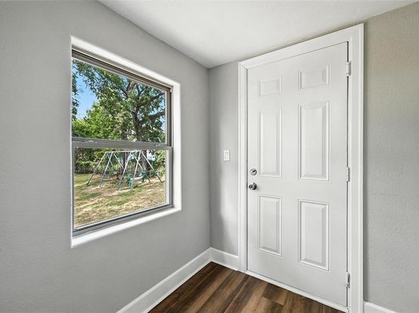 1917  Avenue B  , Fort Worth Texas 76104