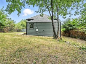 1917  Avenue B  , Fort Worth Texas 76104