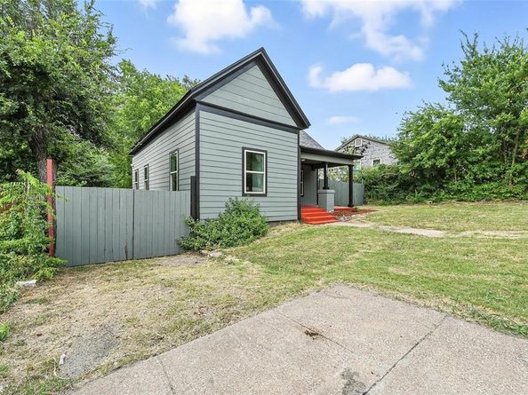 1917  Avenue B  , Fort Worth Texas 76104