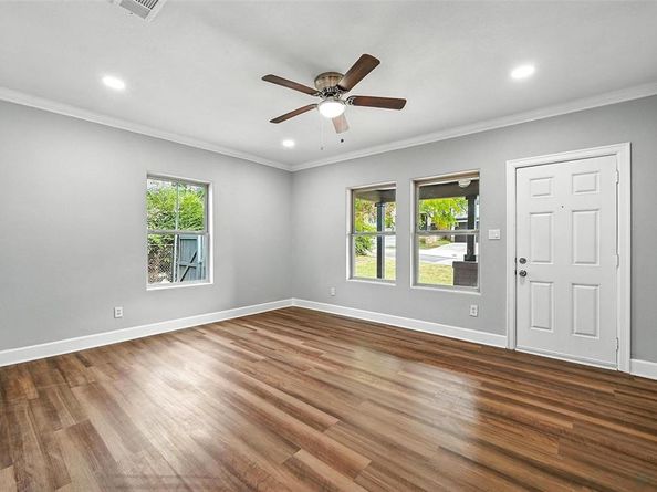 1917  Avenue B  , Fort Worth Texas 76104