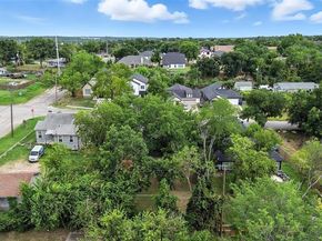 1917  Avenue B  , Fort Worth Texas 76104
