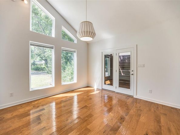 8702  San Fernando Way , Dallas Texas 75218