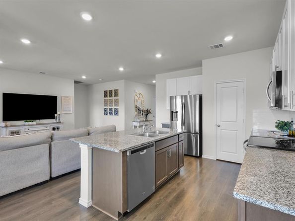 1325  Hutchings Court , Celina Texas 75009