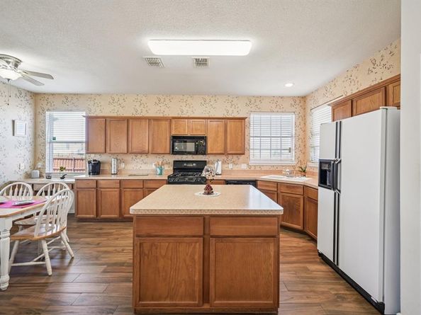 801  Lakedale Court , Mesquite Texas 75181