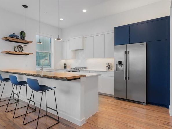 4608  Coles Manor Place  202, Dallas Texas 75204