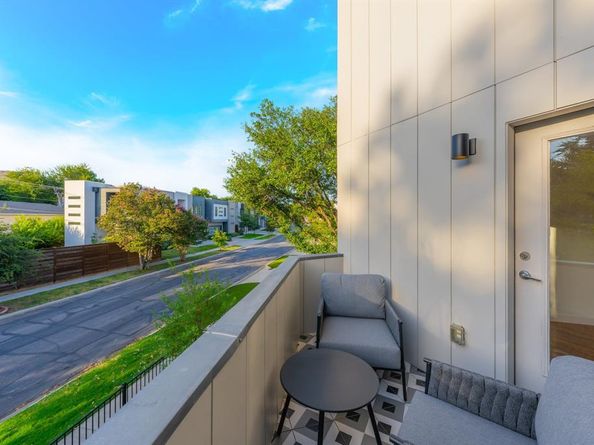 4608  Coles Manor Place  202, Dallas Texas 75204