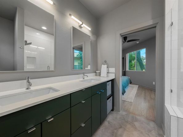 4608  Coles Manor Place  202, Dallas Texas 75204