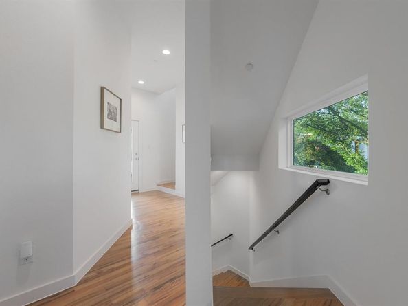 4608  Coles Manor Place  202, Dallas Texas 75204