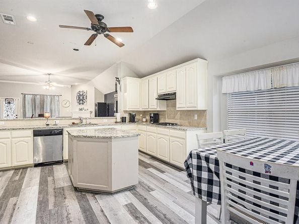 10508  Stoneside Trail , Fort Worth Texas 76244