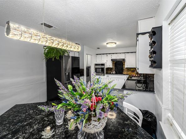 5013  South Drive , Fort Worth Texas 76132
