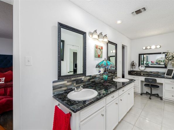 5013  South Drive , Fort Worth Texas 76132